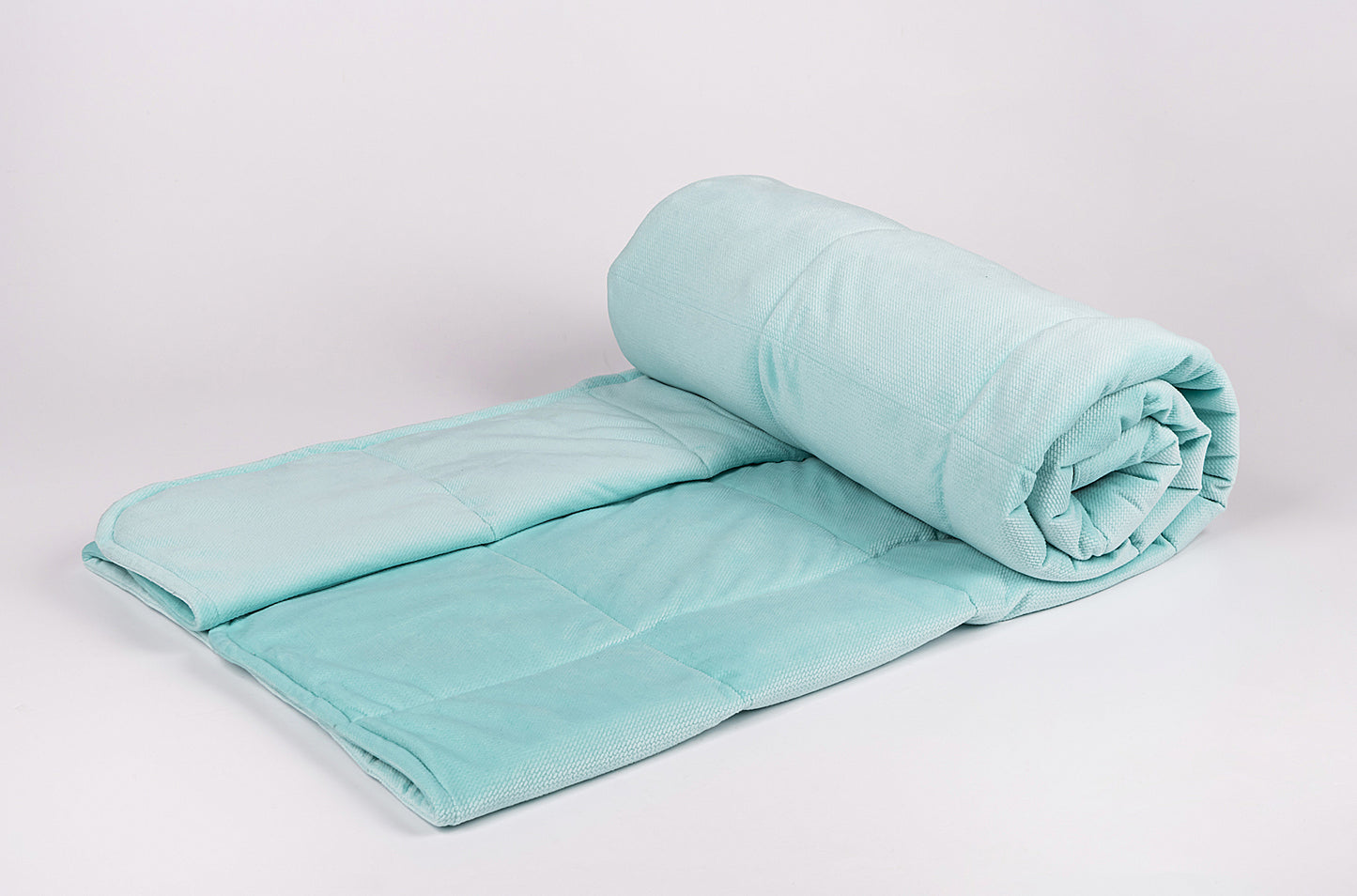 VELVET TOP WEIGHTED BLANKET IN MINT SHADE